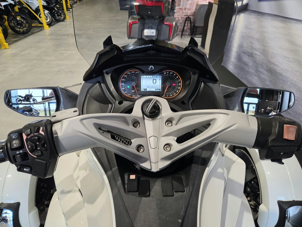 Can-am Spyder St 2014