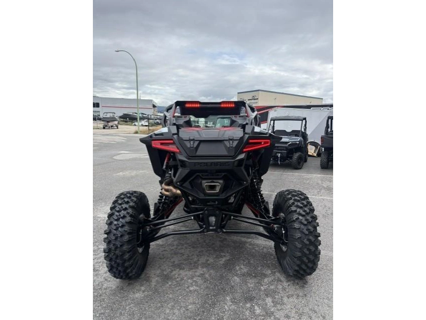 2026 Polaris Rzr Pro R Ultimate - Ghost White Metallic alt