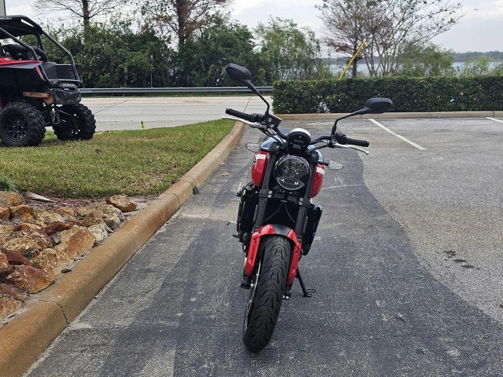 2025 Triumph Trident 660 Diablo Red/sapphire Black