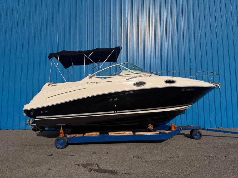 Sea Ray Sundancer 240 Mercury 300hp 2011