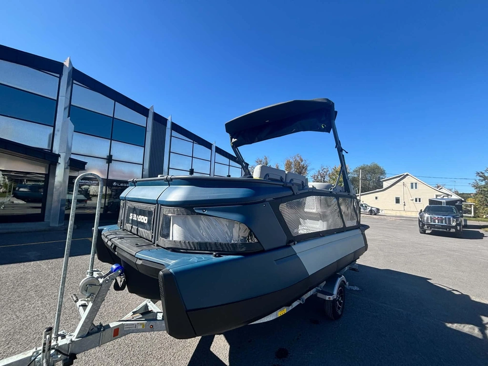 Sea-doo Switch Cruise Limited 18 300hp 2026 alt