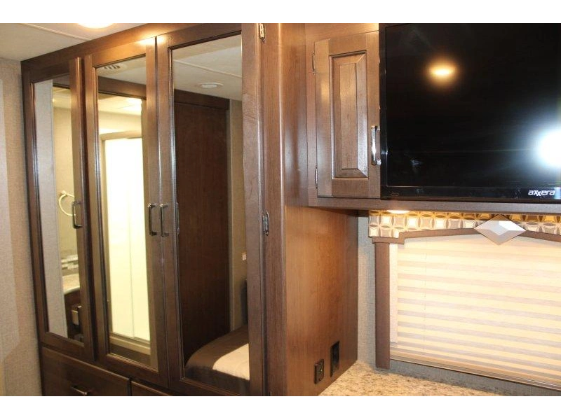 2020 Thor Motor Coach Hurricane 35m