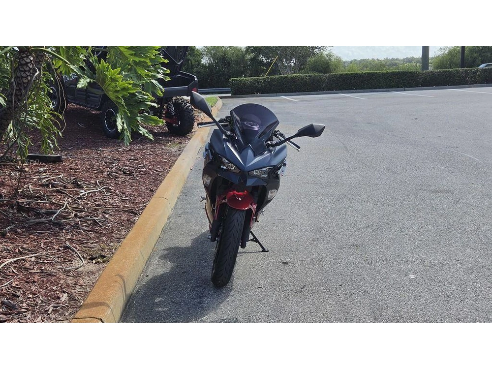 2026 Kawasaki Ninja® 500 Abs Metallic Matte Twilight Blue