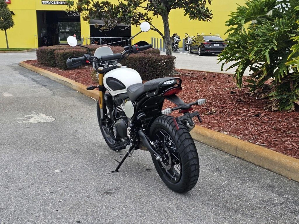 2026 Triumph Scrambler 400 Xc Vanilla White