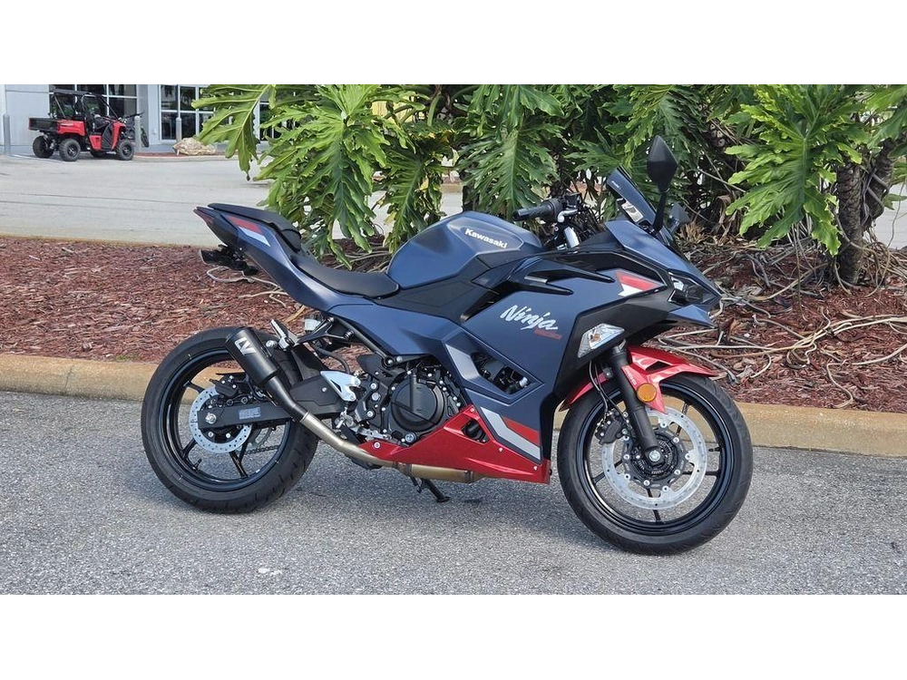 2026 Kawasaki Ninja® 500 Abs Metallic Matte Twilight Blue