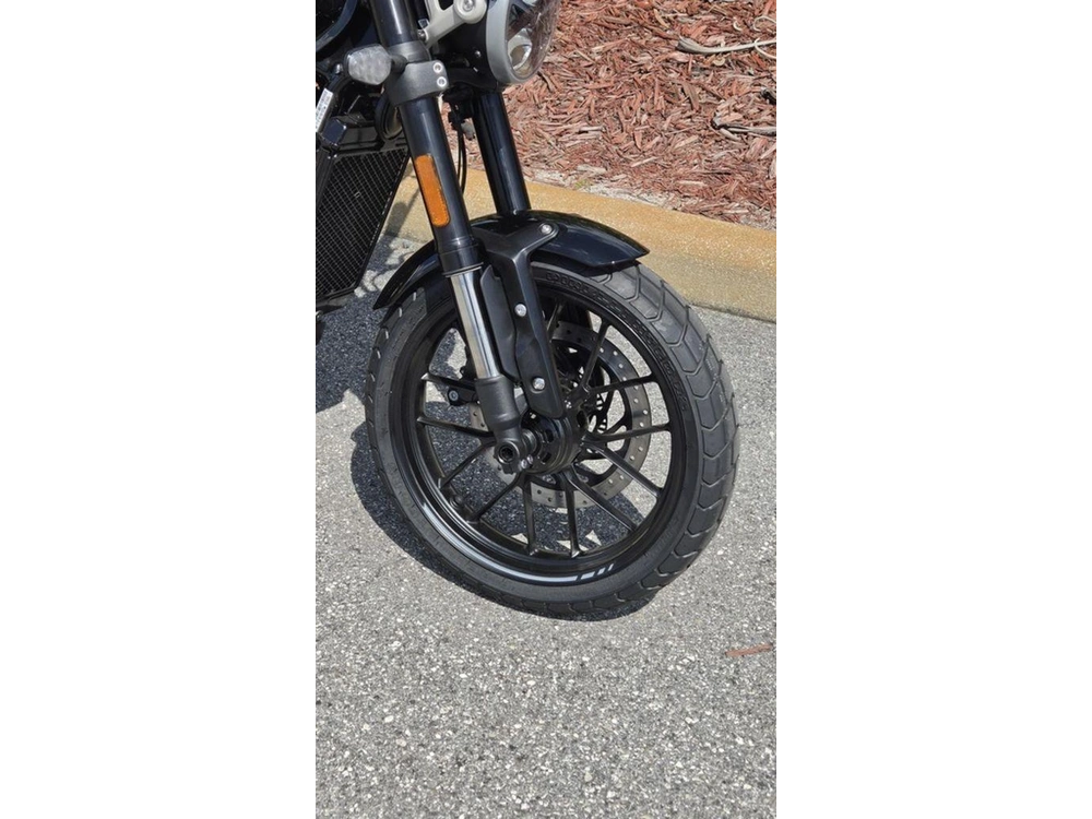 2026 Triumph Tracker 400 Phantom Black