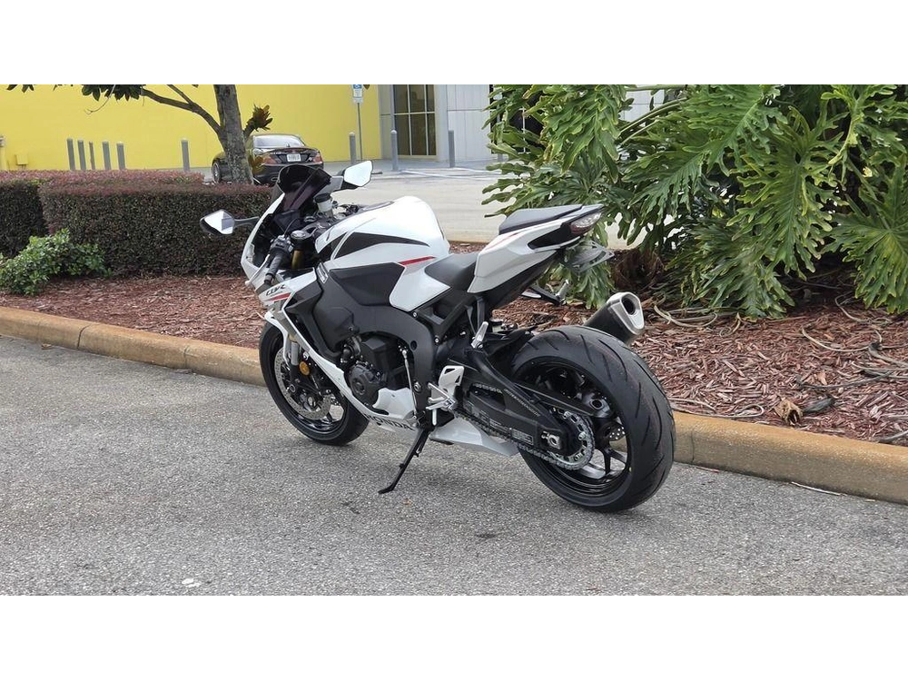 2027 Honda Cbr1000rr