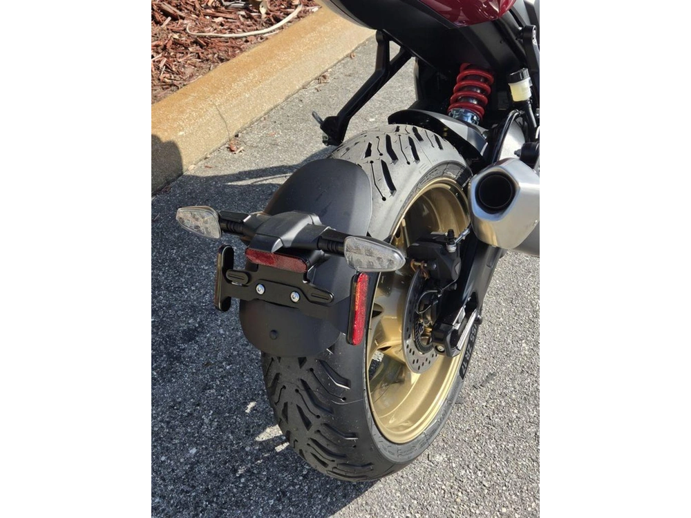 2026 Triumph Trident 800 Carnival Red