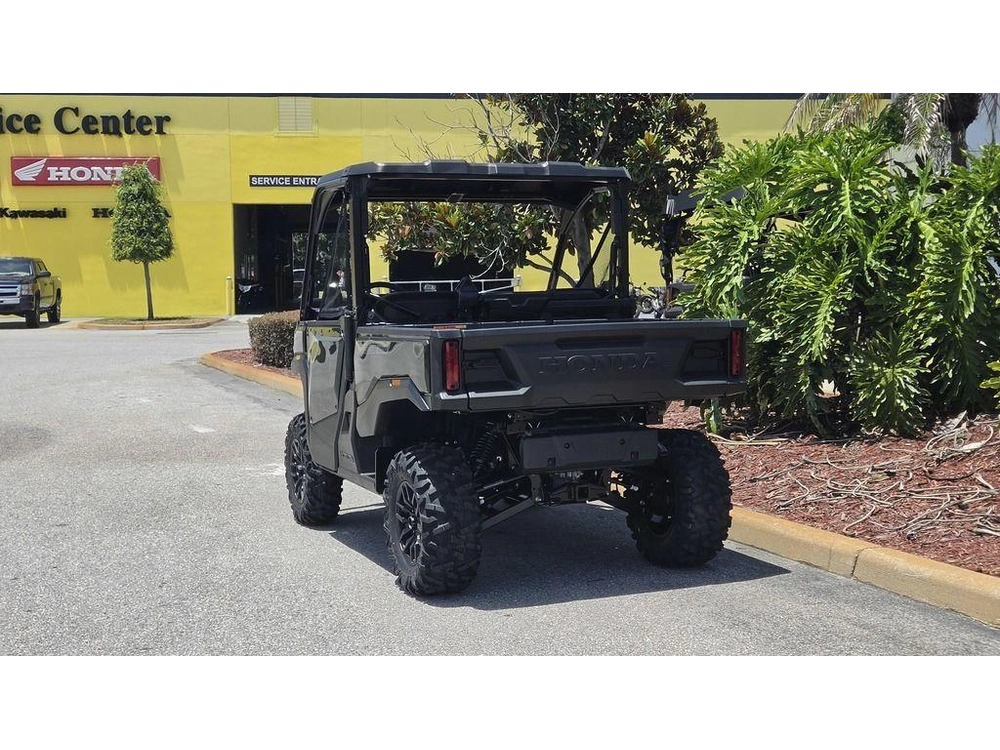 2026 Honda Pioneer 1000 Deluxe