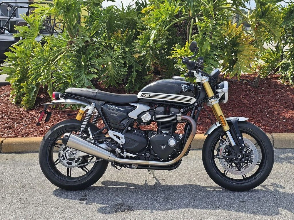 2025 Triumph Speed Twin 1200 Rs Sapphire Black