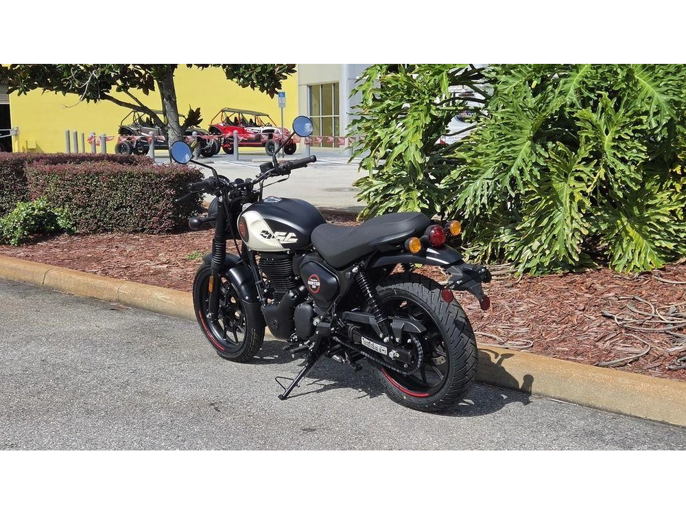 2027 Royal Enfield Hunter 350 Tokyo Black
