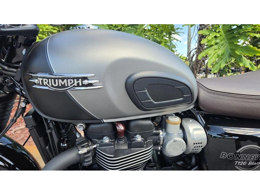 2026 Triumph Bonneville T120 Black Matt Silver Ice