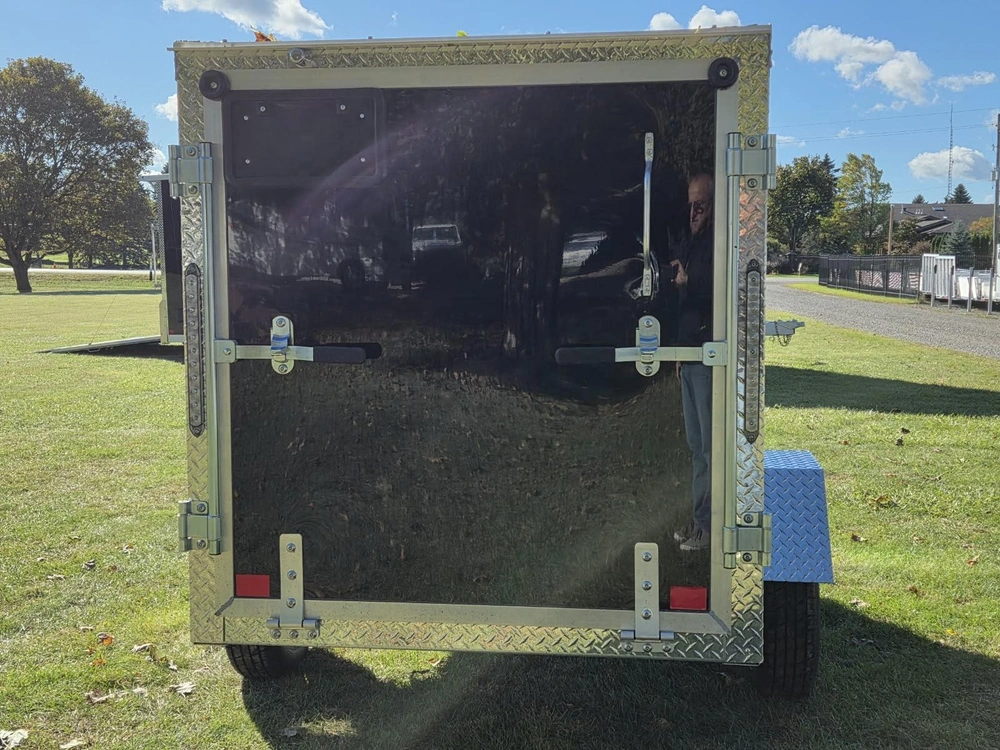 2027 Rhino Galvanized Enclosed 4' X 8' Ramp