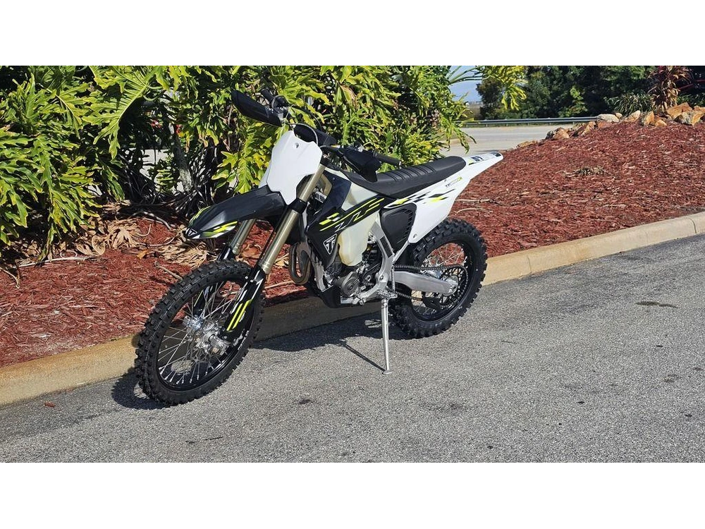 2026 Triumph Tf 250-c Jet Black/ Pure White
