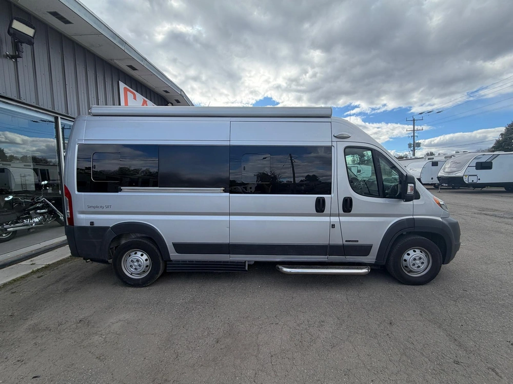 2018 Roadtrek Simplicity Srt