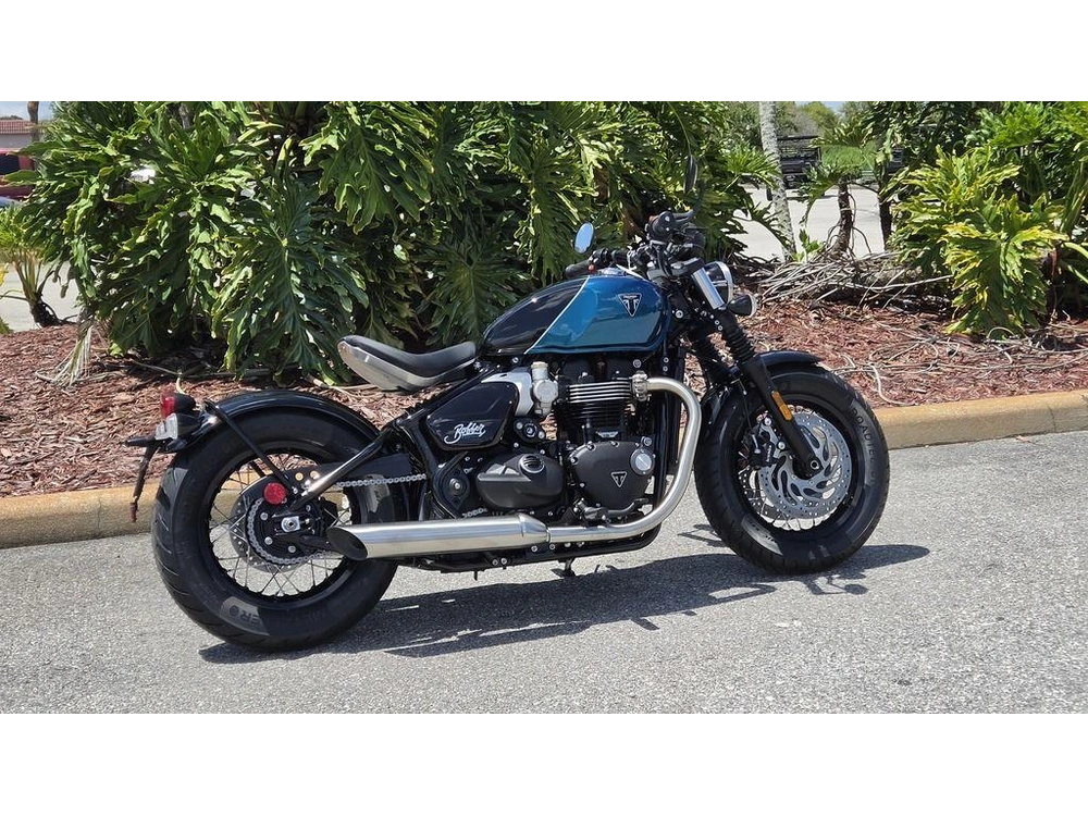 2026 Triumph Bonneville Bobber Interstellar Blue