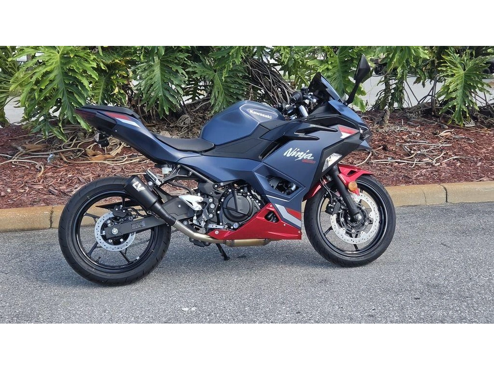 2026 Kawasaki Ninja® 500 Abs Metallic Matte Twilight Blue