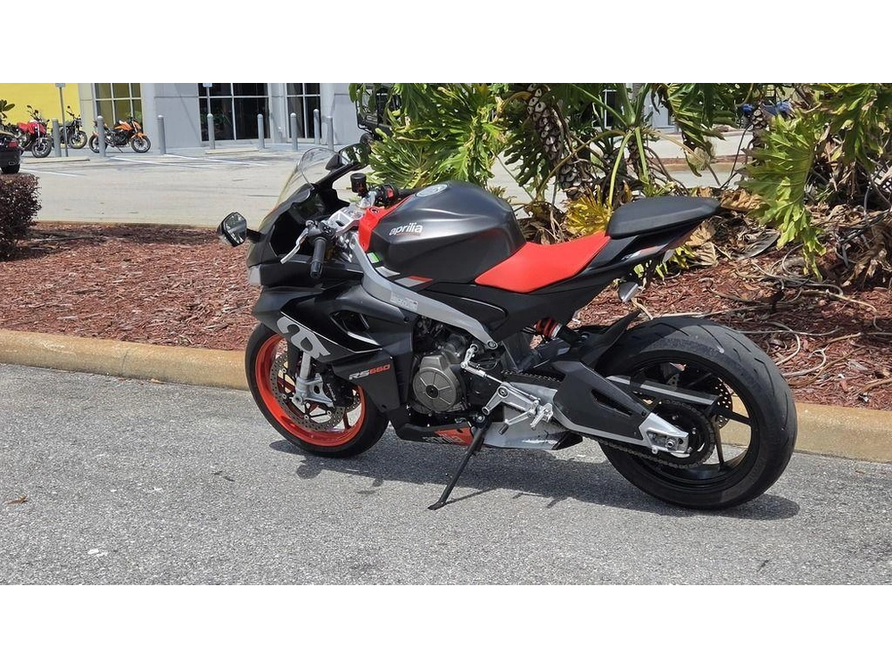 2022 Aprilia Rs 660