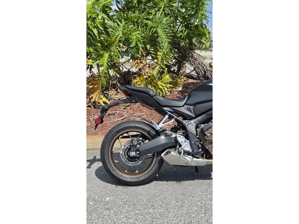 2026 Honda Cb650r E-clutch