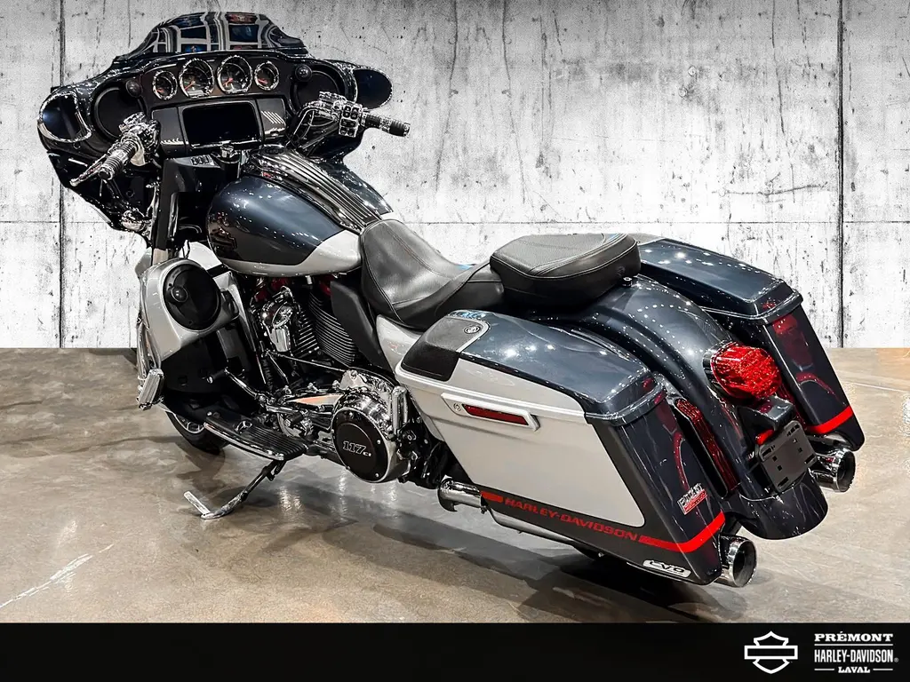2019 Harley-Davidson CVO Street Glide FLHXSEFLHXSE