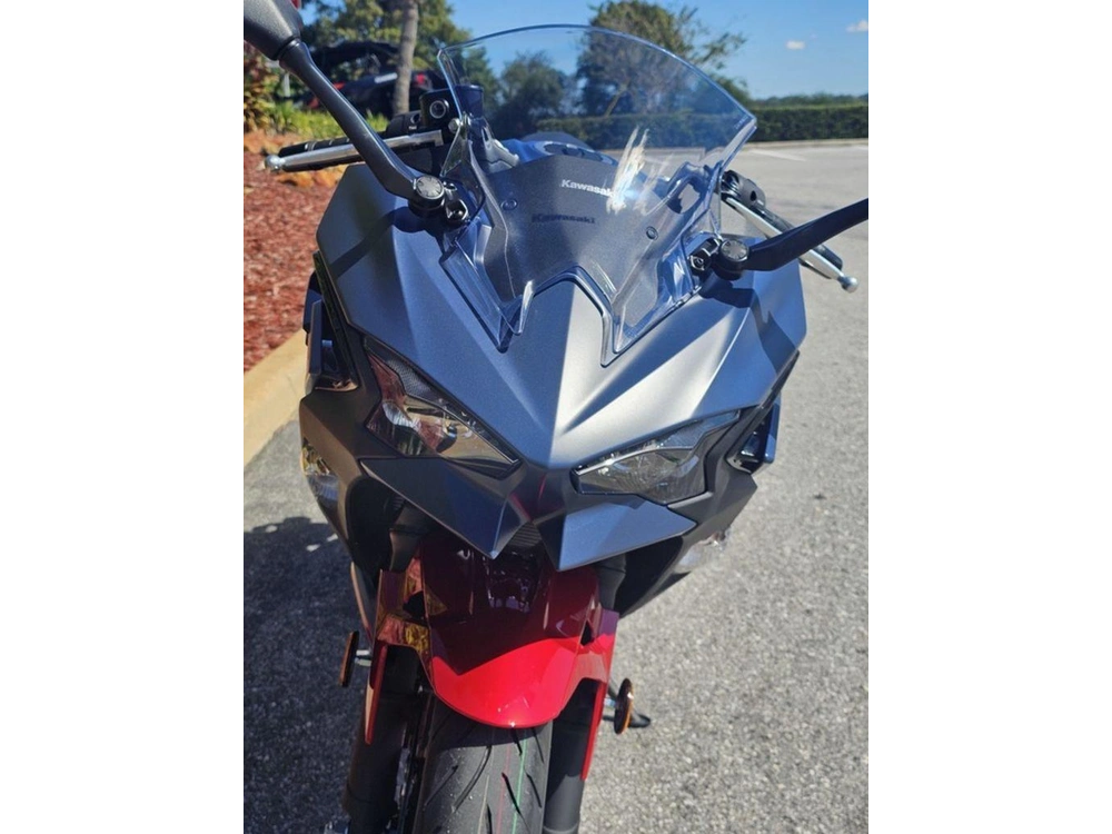 2026 Kawasaki Ninja® 500 Abs Metallic Matte Twilight Blue