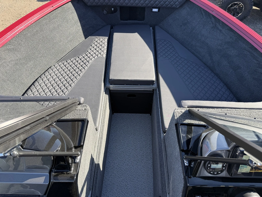 2027 Legend Boats 20 Xt Sport Package alt