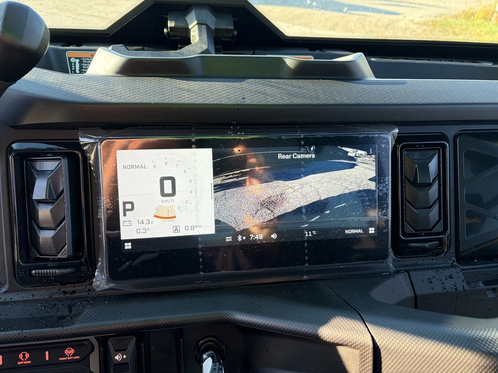 2026 Can-am Defender Limited Hd11