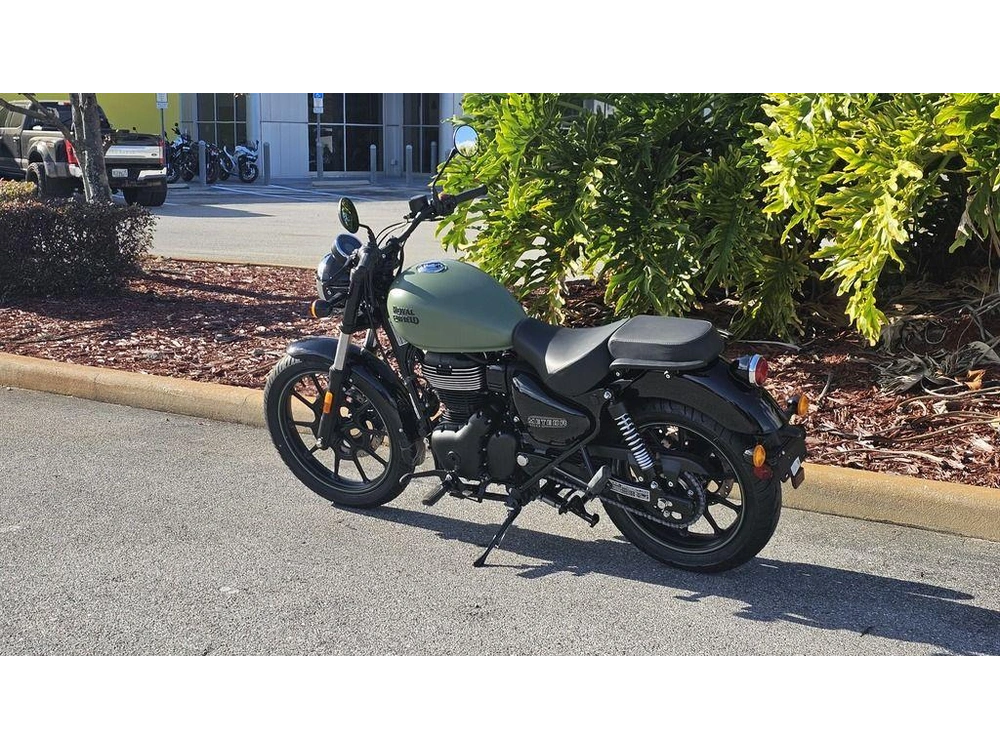 2024 Royal Enfield Meteor 350 Fireball Matte Green