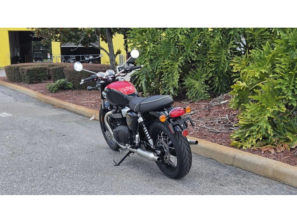 2026 Triumph Bonneville T100 Jet Black