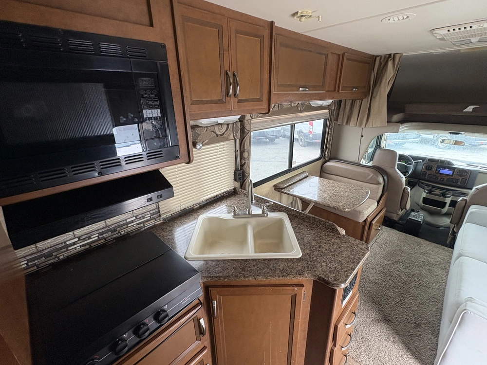 2014 Ford E-350 Four Winds 26a