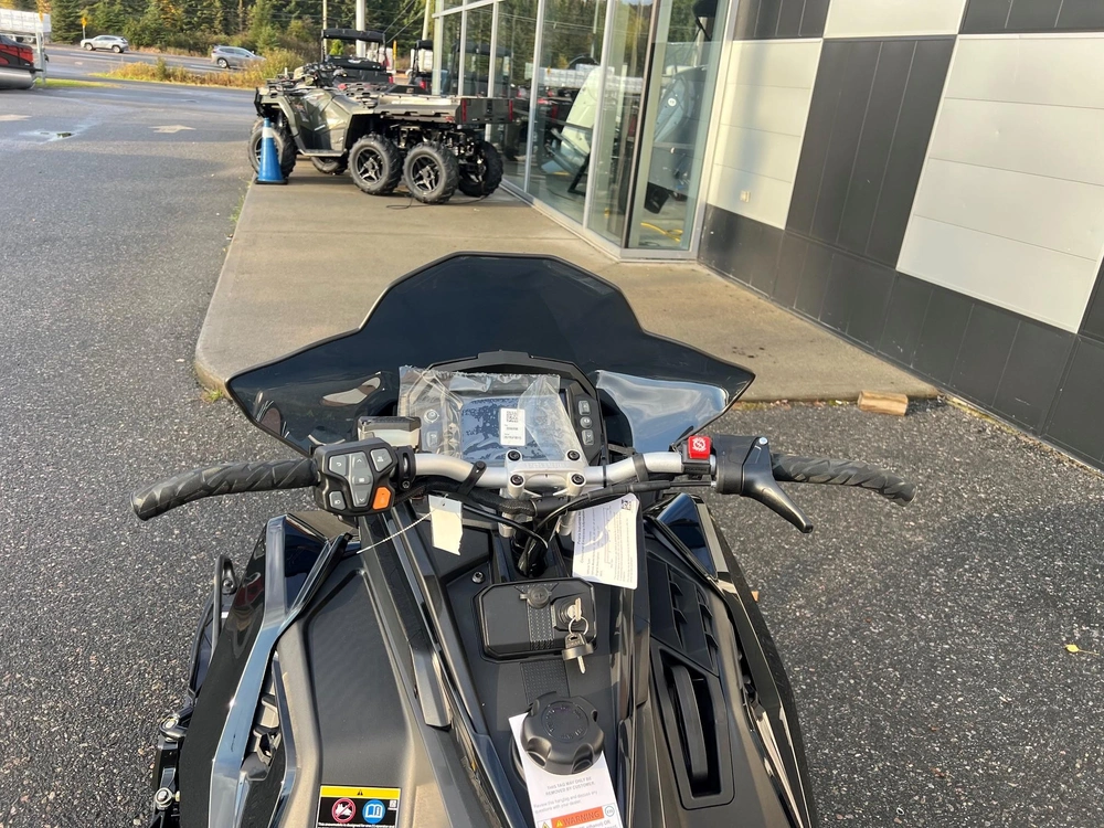 Polaris 9r Indy Vr1 137 2027 alt