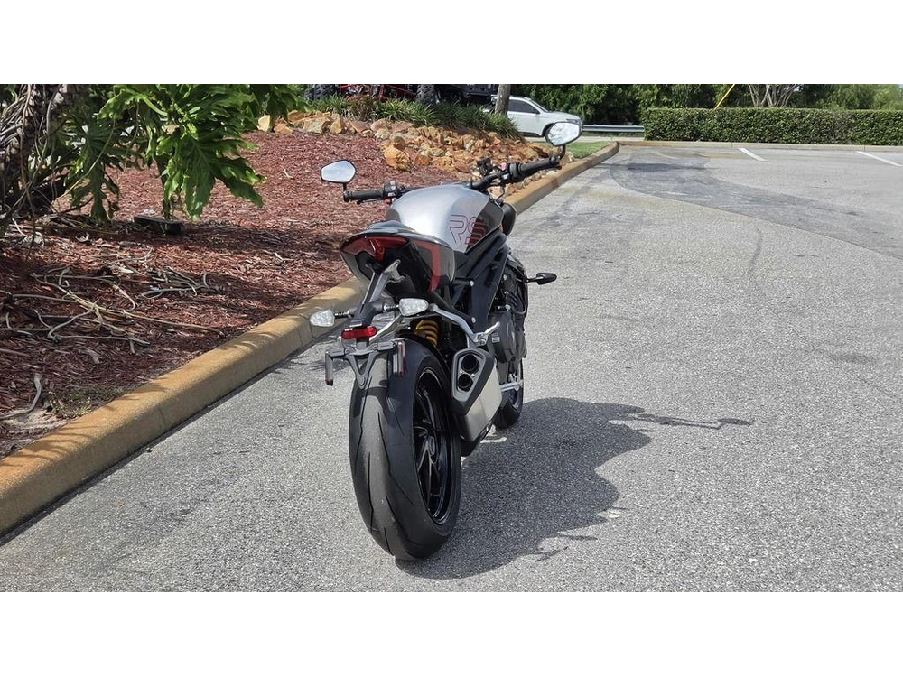 2026 Triumph Speed Triple 1200 Rs Granite/diablo Red