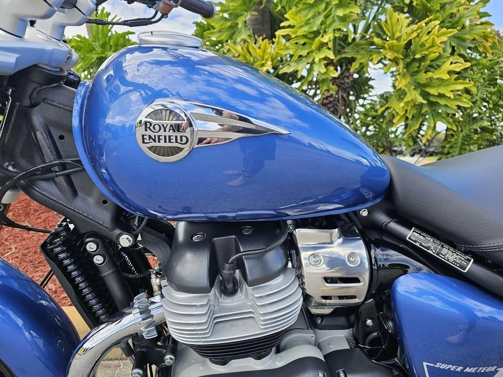 2024 Royal Enfield Super Meteor 650 Astral Blue