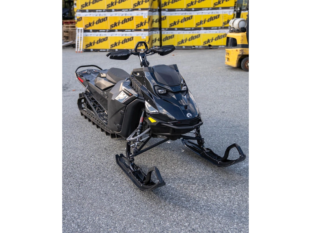 2026 Ski-doo Summit X 154 3" 850 Etec 10.25 Screen With Shot (black)