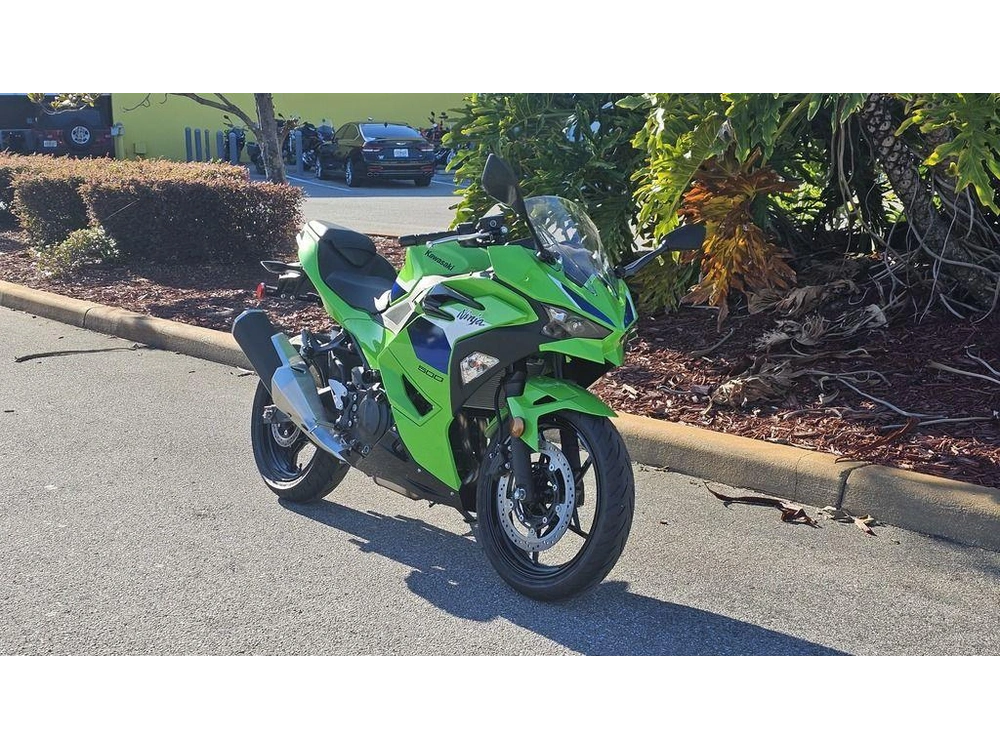 2026 Kawasaki Ninja® 500