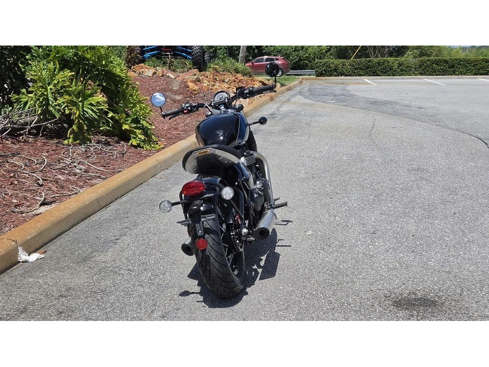 2026 Triumph Bonneville Bobber Interstellar Blue