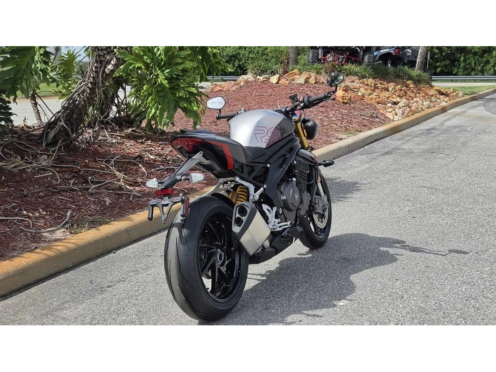 2026 Triumph Speed Triple 1200 Rs Granite/diablo Red