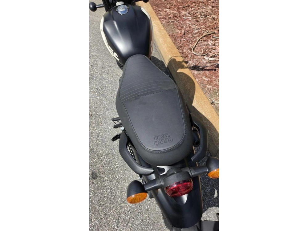 2027 Royal Enfield Hunter 350 Tokyo Black