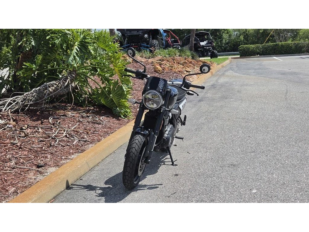 2026 Triumph Tracker 400 Phantom Black