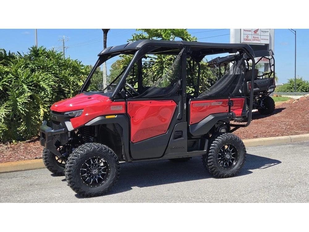2026 Honda Pioneer 1000-5 Deluxe
