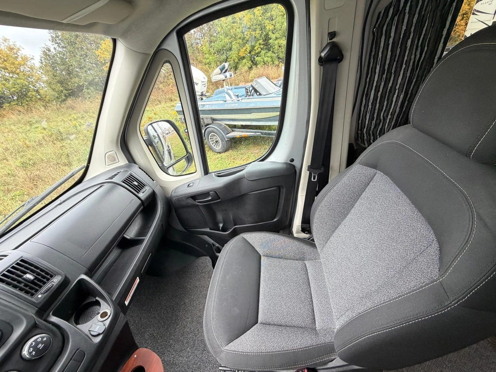 2018 Roadtrek Simplicity Srt