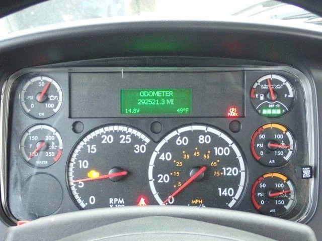 2021 Freightliner M2-112