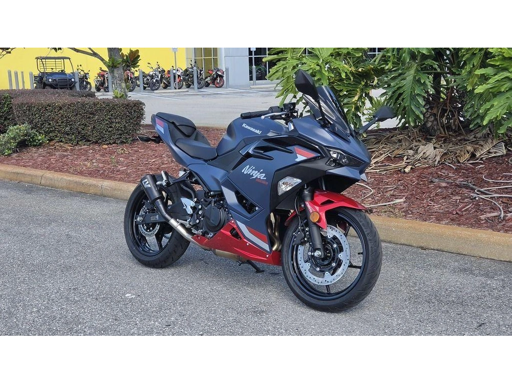 2026 Kawasaki Ninja® 500 Abs Metallic Matte Twilight Blue