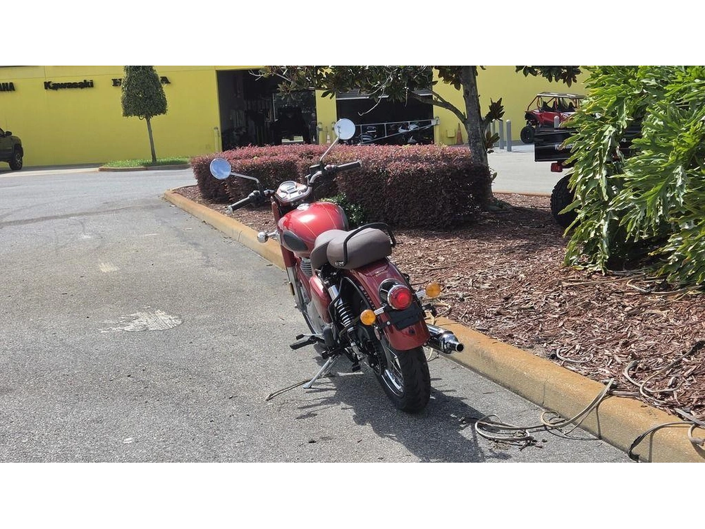 2027 Royal Enfield Classic 350 Madras Red