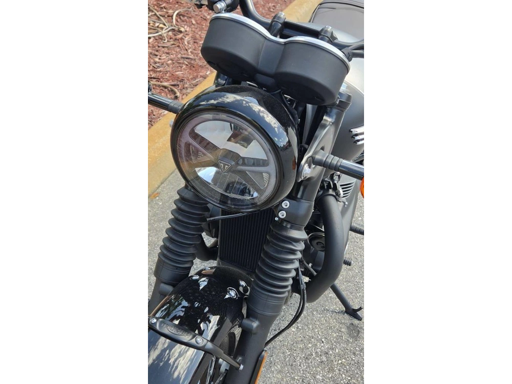 2026 Triumph Bonneville T120 Black Matt Silver Ice