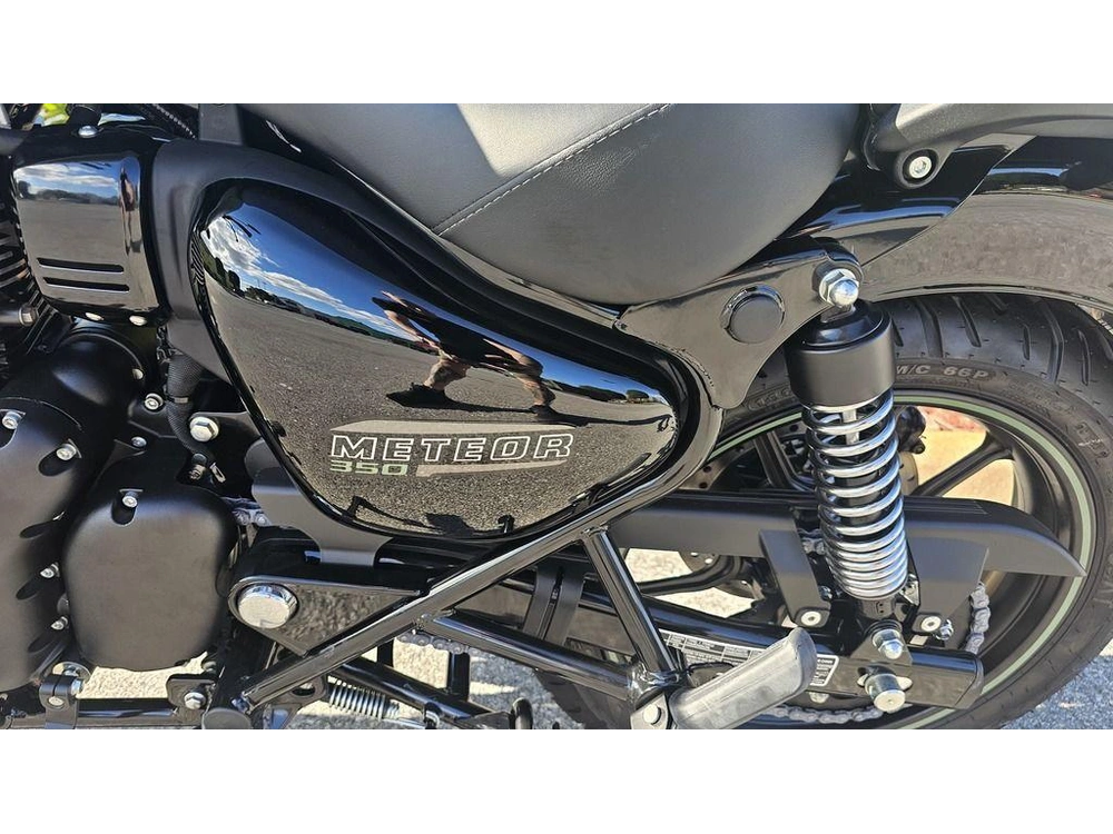 2024 Royal Enfield Meteor 350 Fireball Matte Green