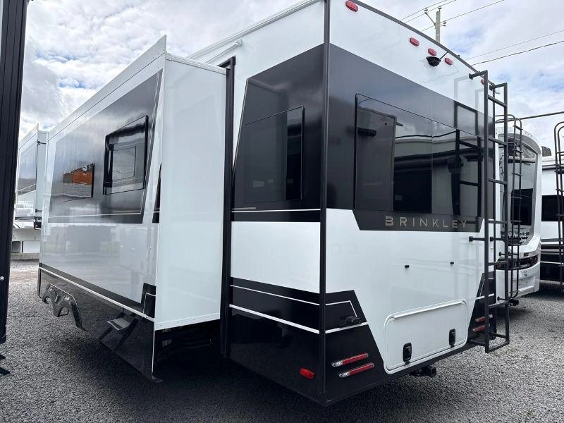 2027 Brinkley Model Z Z2900