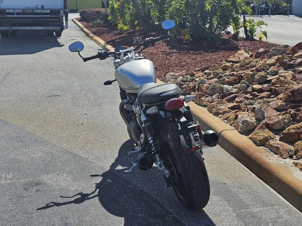 2025 Triumph Speed Twin 1200 Aluminum Silver