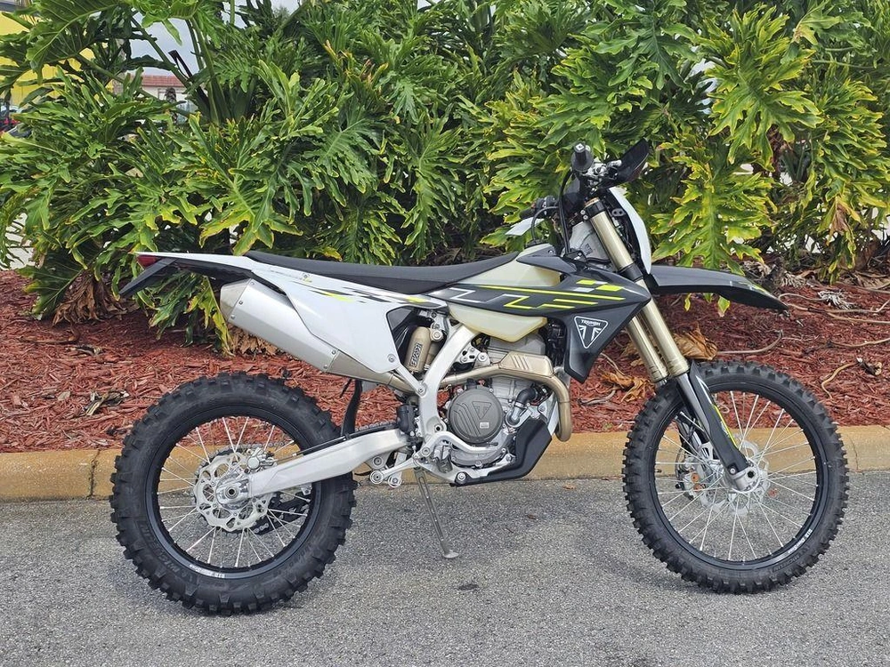 2026 Triumph Tf 250-e Jet Black/pure White