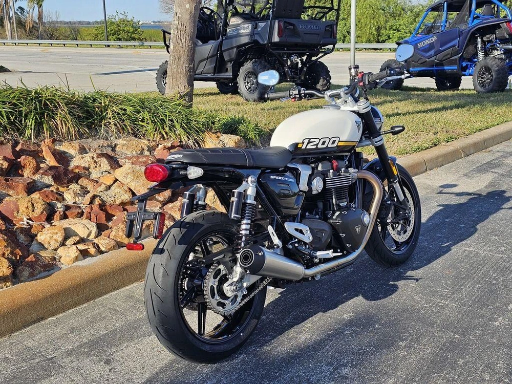 2025 Triumph Speed Twin 1200 Crystal White/sapphire Black